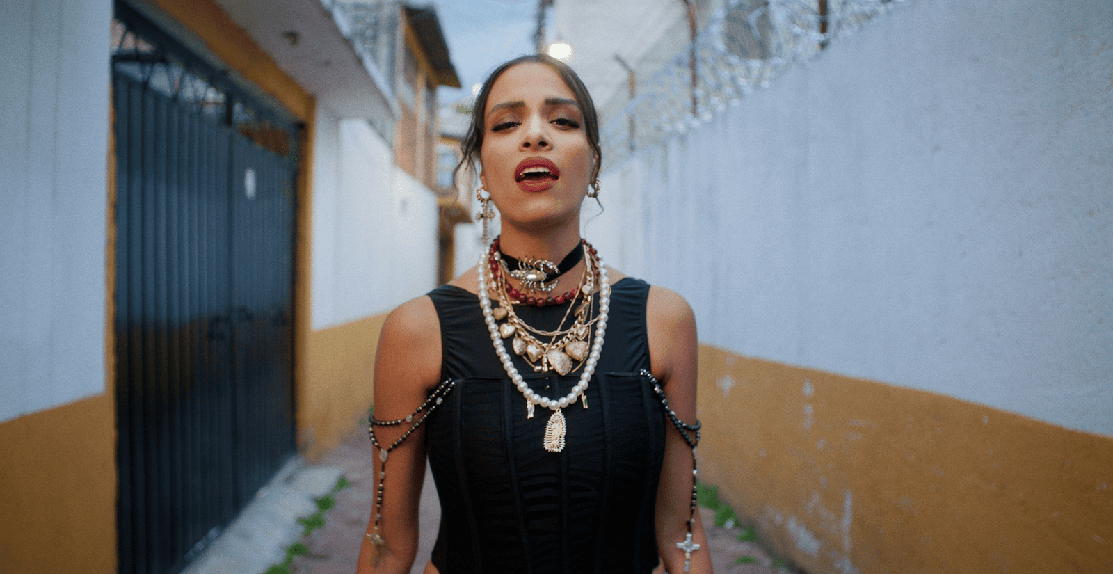 ANDREA BAYARDO ANDREA BAYARDO