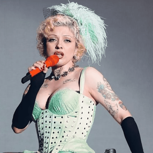 mon-laferte-femme-fatale