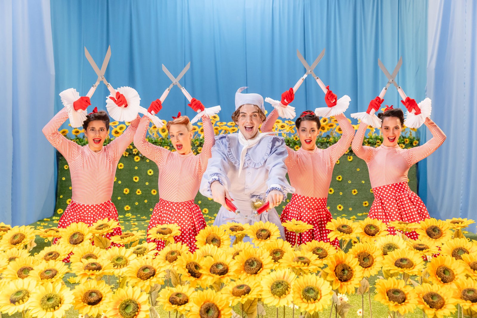 AKIREY PRESENTA “FLORES DE PRIMAVERA”